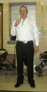 Caller Larry Johansen called a lively dance that everyone enjoyed (including the student dancers present)!