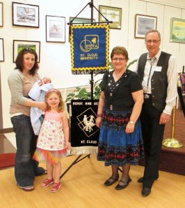 Ella surprised everyone when she went on the mike and announced to all that she has a new baby brother named Lincoln and "she" is his "big" sister!